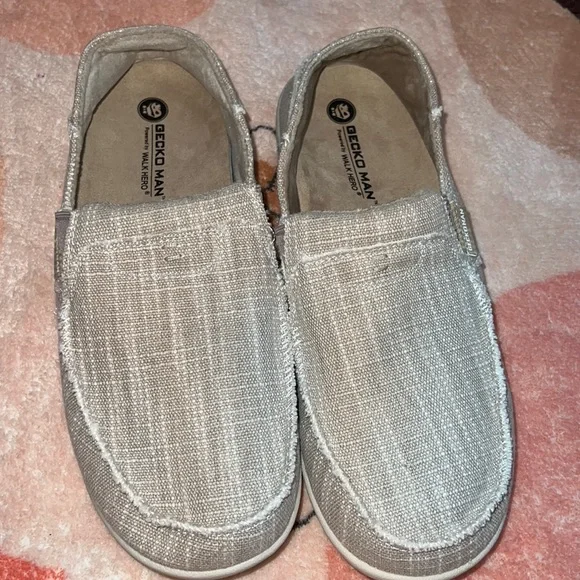 gecko man | Shoes | Gecko Man Shoes | Poshmark display picture 1